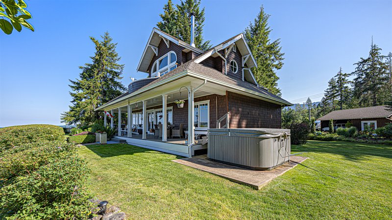 Hot Tub | Deck