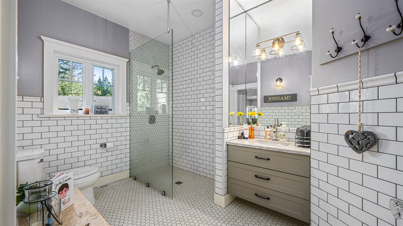 Main Bath