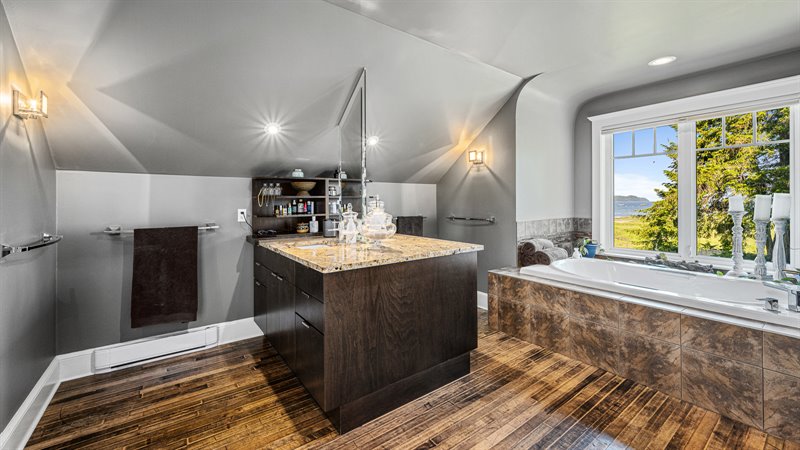 Ensuite
