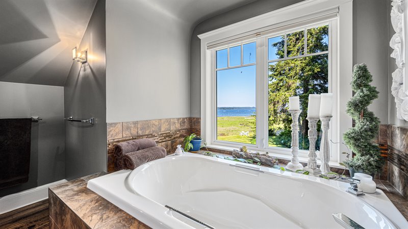 Ensuite