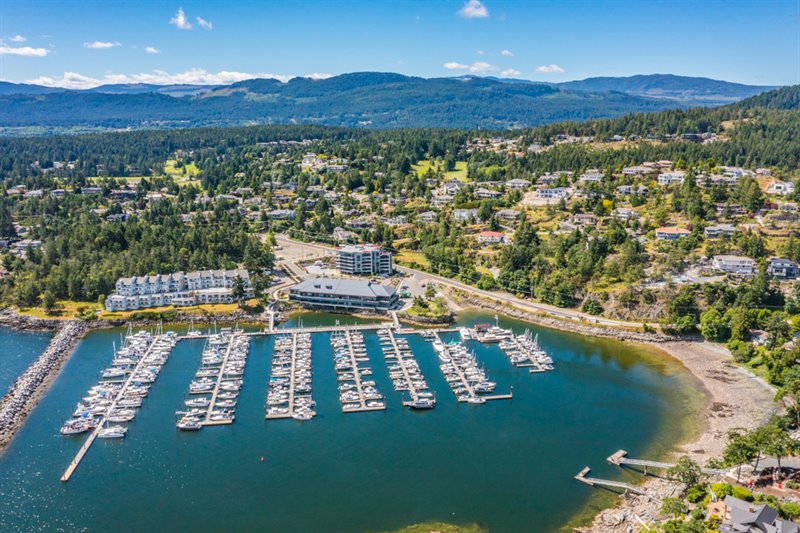 Miunutes to Schooner Cove Marina & Fairwinds Landing