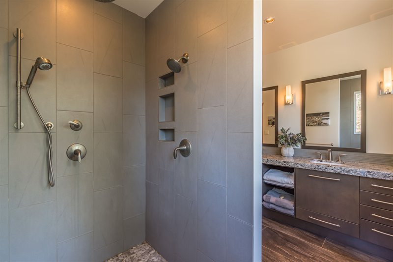 Ensuite