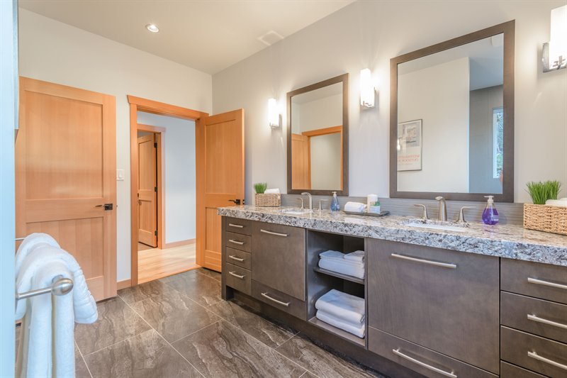 Ensuite