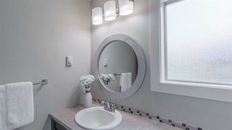 Main Level Bath