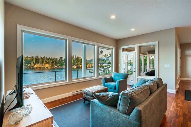 Lower Level Suite- Living Room