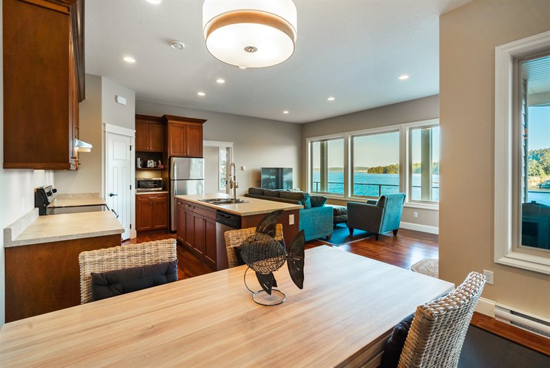Suite - Dining Area