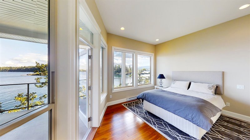 Suite - Bedroom