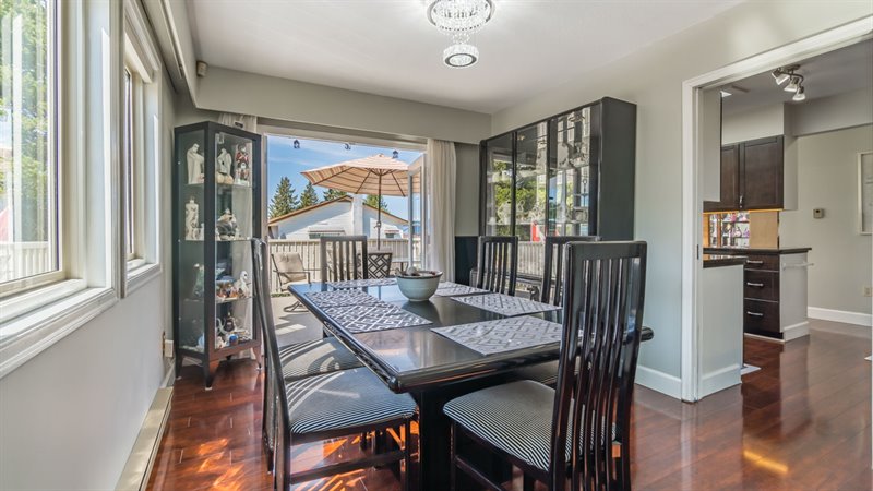 Dining Room | Kitchen