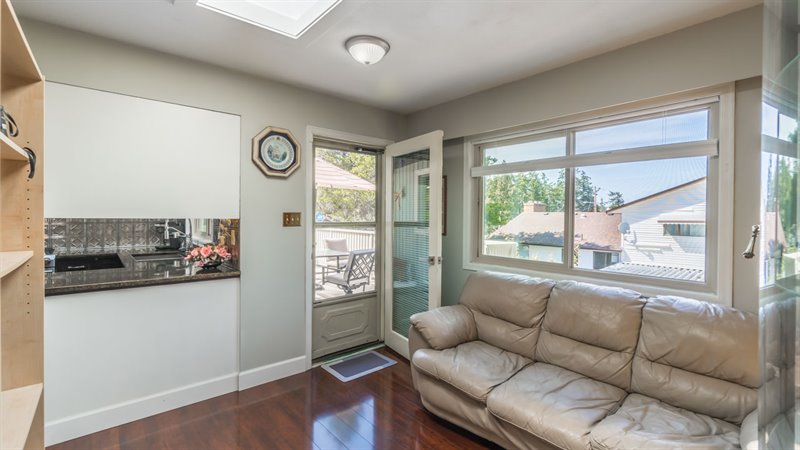 Nook - Door to Deck
