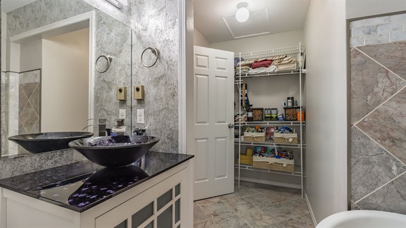 Ensuite