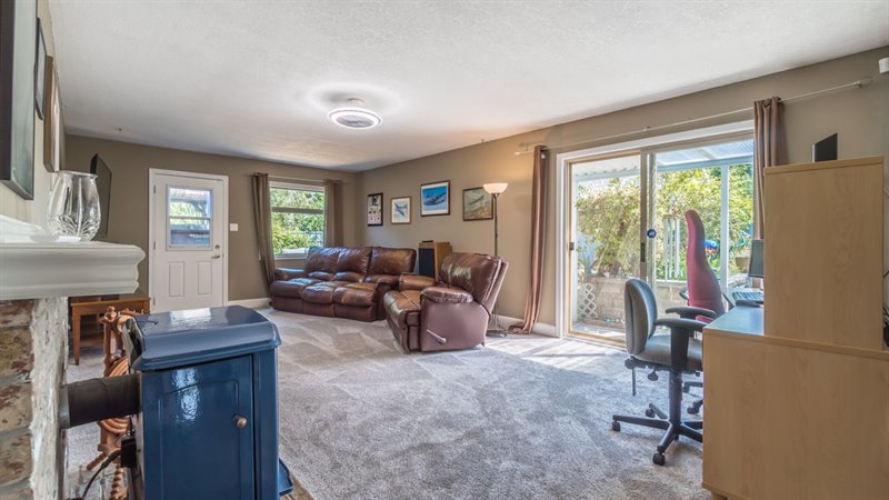 Family Room - Doors to Covered Patio & Deck | Patio Area