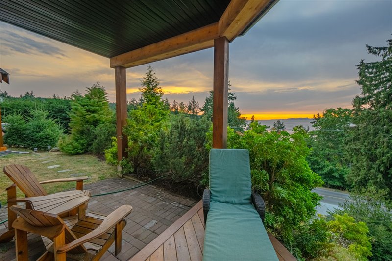 Lower Deck - Twilight