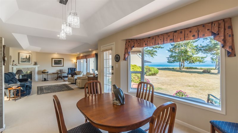 Entry - Bright Open Concept