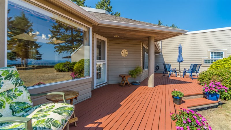 Deck -Entry