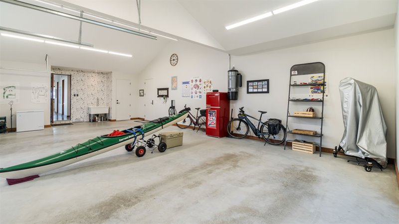 Triple Garage