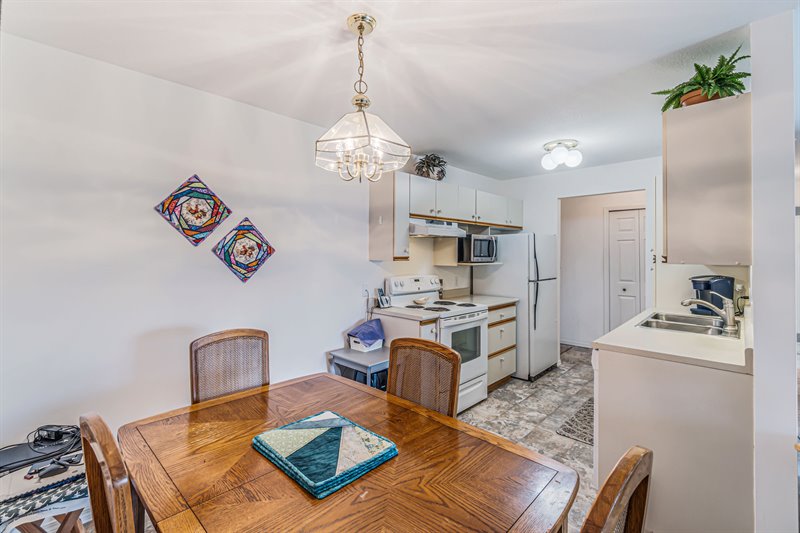 Dining Room | Kitchen
