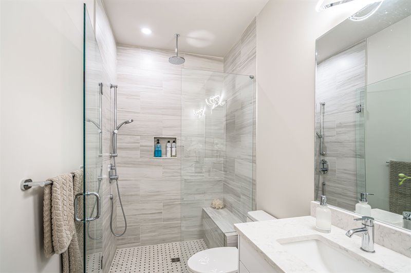 Ensuite