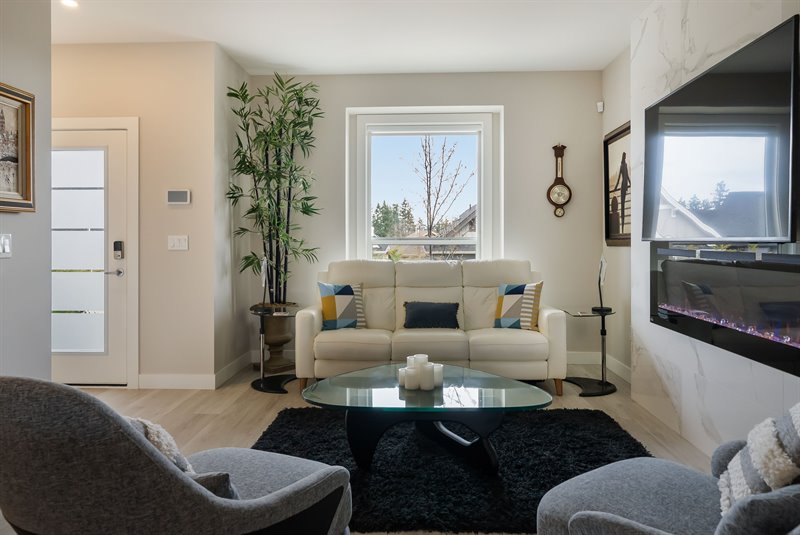 Foyer | Living Room