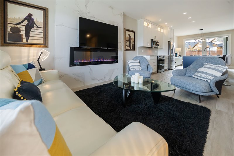 Living Room | Kitchen 