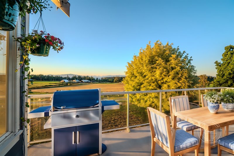 Deck 2 (Virtual Staging)