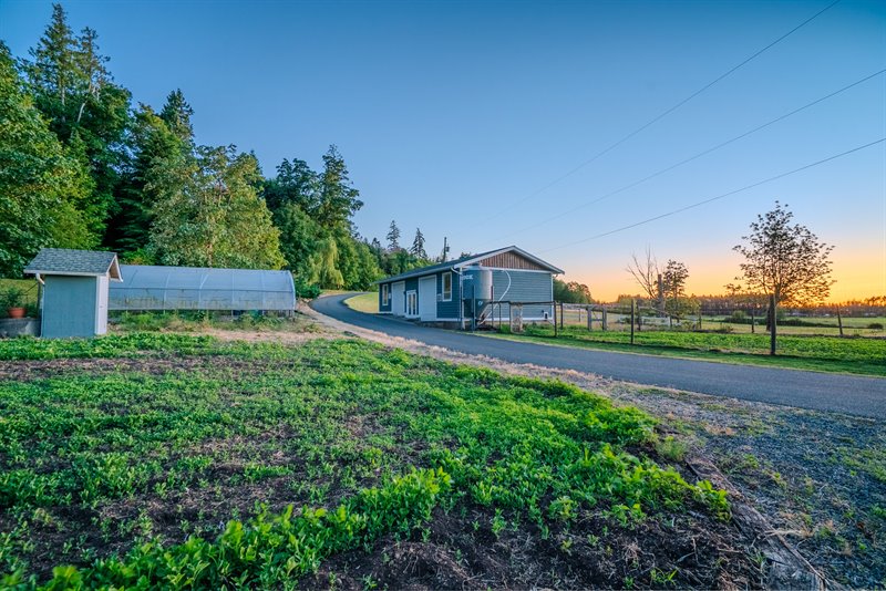 Workshop & Greenhouse | Garden Area