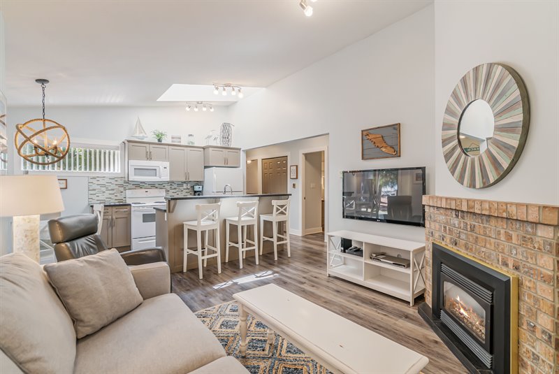 Living Area | Kitchen