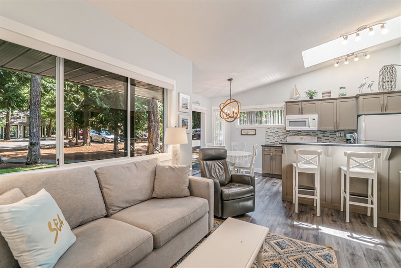 Living & Dining Areas