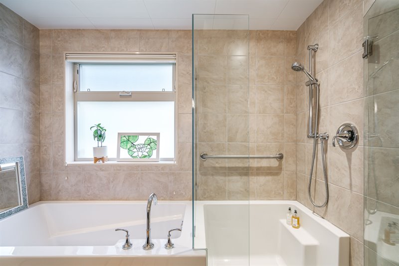 Ensuite