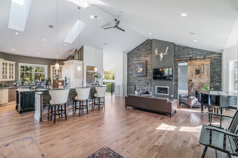 Bright & Airy Open Concept