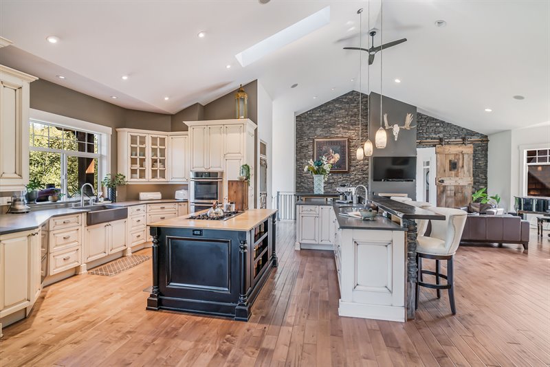 Kitchen | Family Room