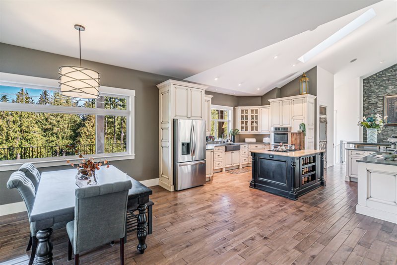 Dining Room | Kitchen