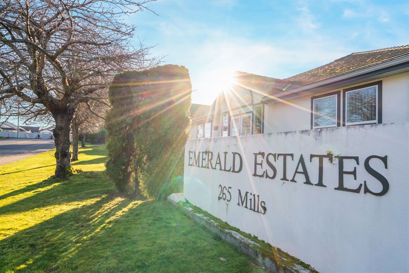Emerald Estates - Complex Entry