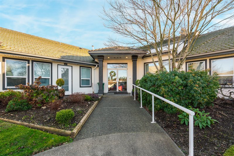 Emerald Estates - Building Entry