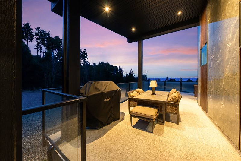 Deck (Dusk)