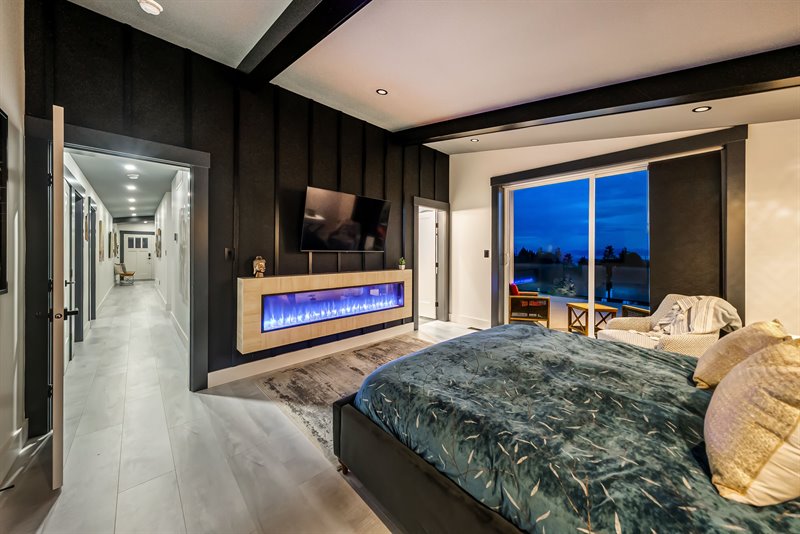 Primary Bedroom Suite (Twilight)