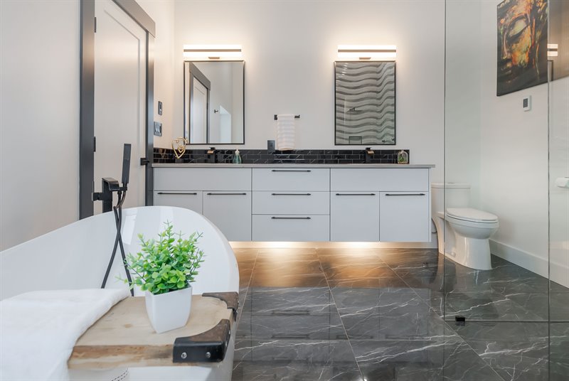 Ensuite