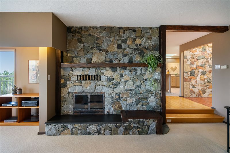 Living Room - Door to Kitchen | Family Room