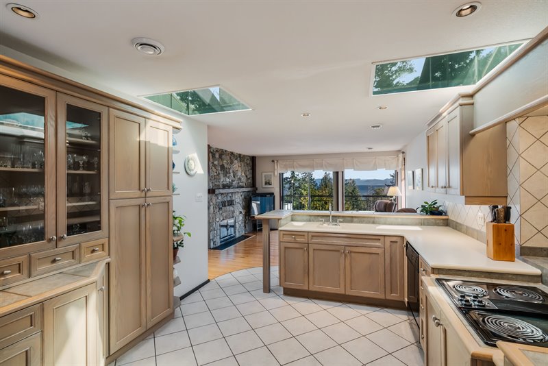 Kitchen | Family Room