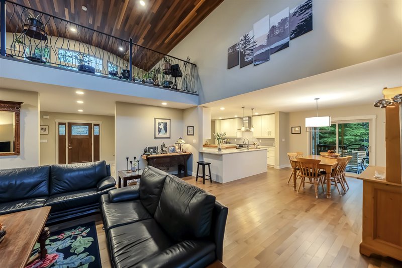 Living Room, Dining Area & Kitchen