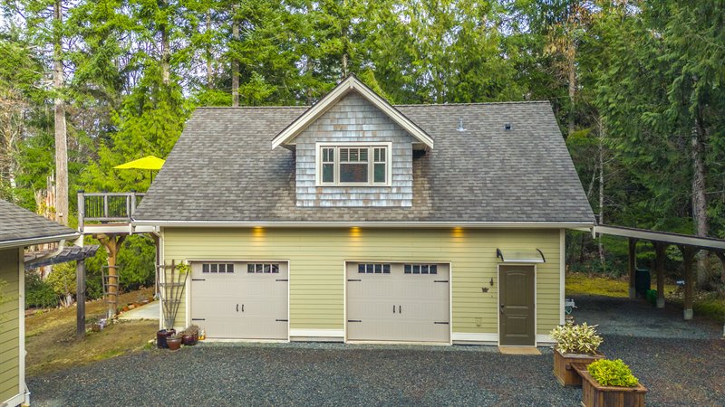 Detached Garage | Workshop & Guest Suite