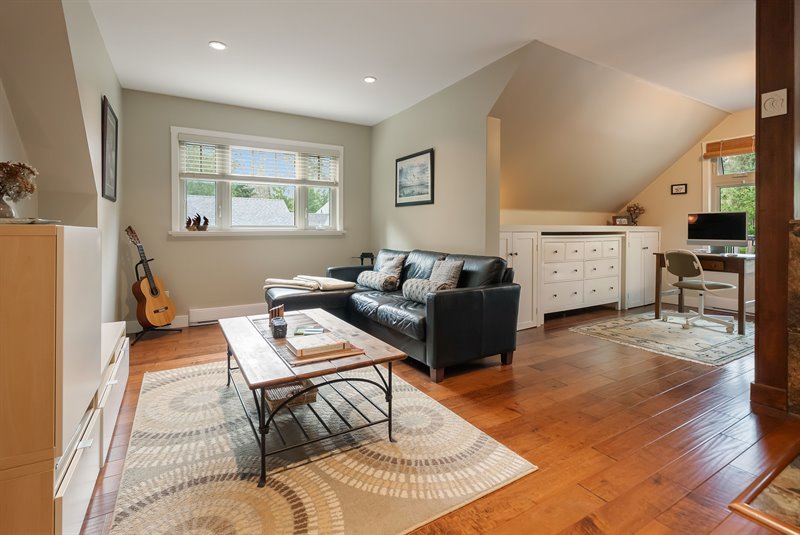 Guest Suite - Living Room