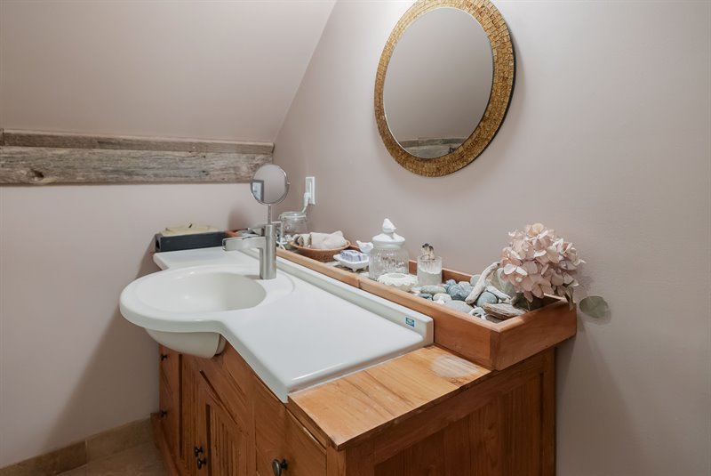 Guest Suite - Bath