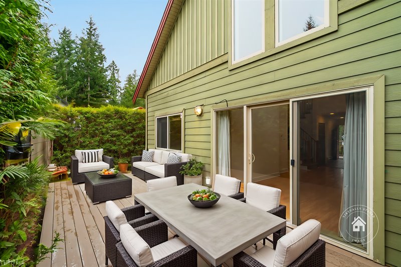 Deck (Virtual Staging)