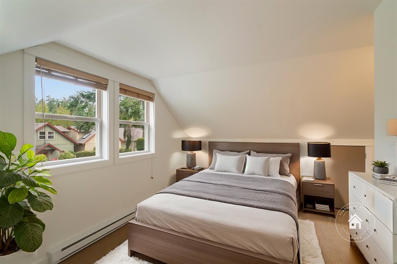 Upper Primary Bedroom Suite  (Virtual Staging)