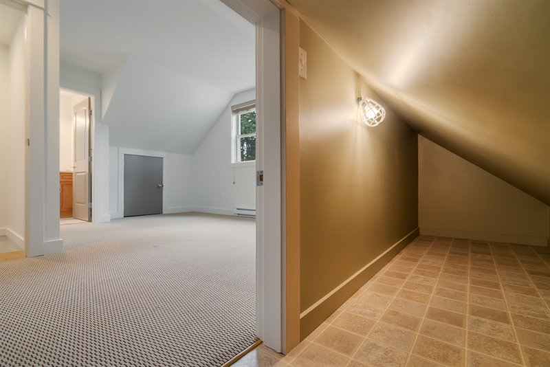 Upper Primary Bedroom Suite - Storage Area