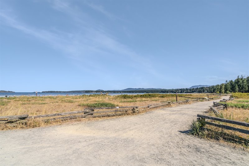 Walk to Rathtrevor Beach