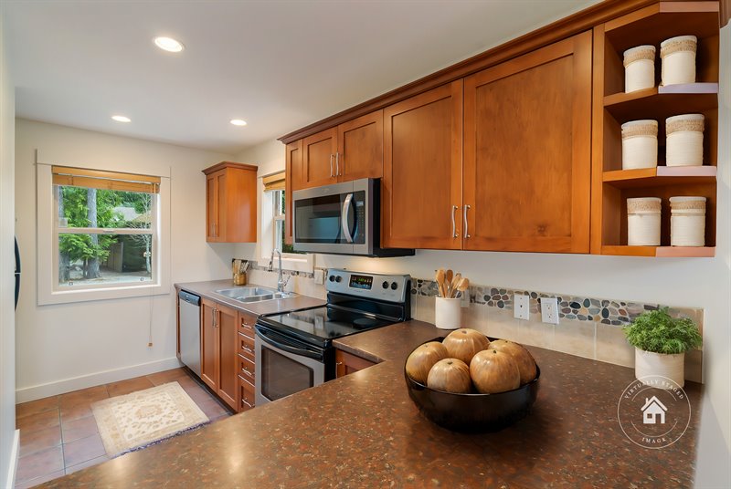 Kitchen (Virtual Staging) 