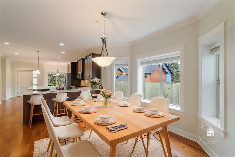 Dining Room (Virtual Staging)