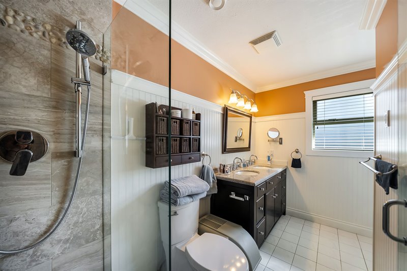 Ensuite
