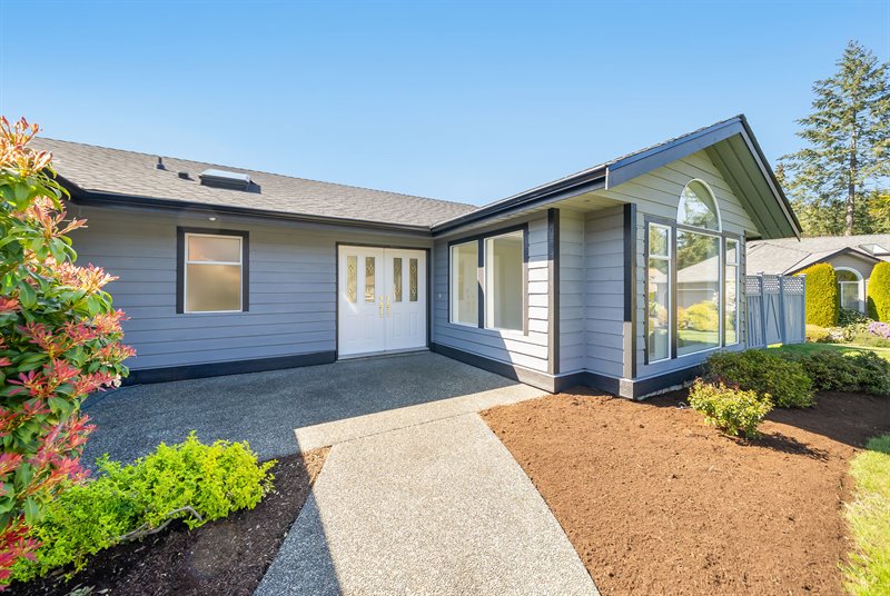 Front Patio | Entry